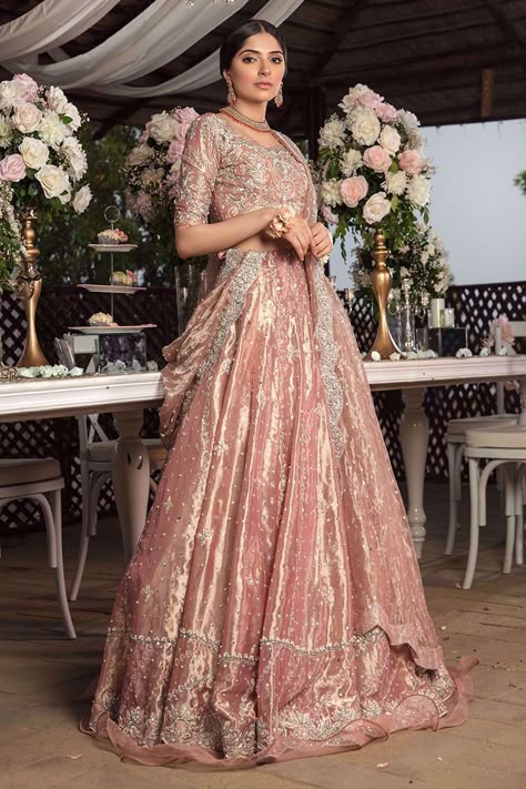 Shimmer Lehenga, Pakistani Traditional, Bridal Dresses Pakistan, Pakistani Wedding Outfits, Desi Outfits, Bridal Dress Fashion, Desi Clothes, Traditional Bride, Pakistani Bridal Dresses