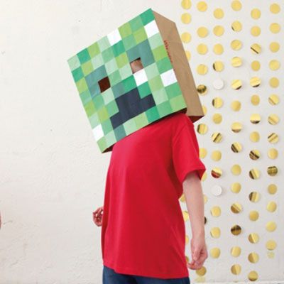 ❤ DIY Cardboard box Minecraft (Creeper) mask - easy costume | Mindy ❤ Making masks is fun, especially if they are pixelated! Today, you can learn how to make a Minecraft mask out of a regular paper bag (or cardboard box) and colorful paper. To create your very own Minecraft (Creeper) mask you will need: a paper bag, green paper in different shades, glue and a pair of scissors. ( Do not forget to leave a few blank spaces for the eyes! ) Of course ... | #Zombie, #Mask, #CardboardPaper, Minecraft Mask, Cardboard Boat, Cardboard Mask, Zombie Mask, Easy Costume, Minecraft Birthday Party, Zombie Costume, Diy Posts, Last Minute Costumes