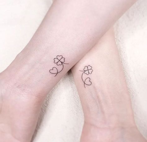 Clover Tatoos, Tattoo Ideas Bff, Couple Tattoo Ideas, Black Heart Tattoos, Ace Tattoo, Heart Tattoo Wrist, Shamrock Tattoos, Heartbeat Tattoo, Tiny Wrist Tattoos