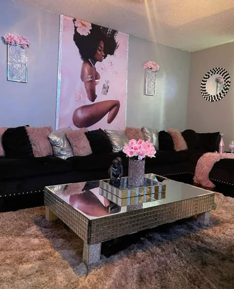 Pink And Black Living Room Ideas, Black And Pink Living Room Decor, Black And Pink Living Room, Baddie Living Room Ideas, Luxury Apartment Decor, Girl Apartment Decor, Chiffon Suit, Black Living Room Decor, Girly Apartment Decor