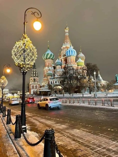 Moscow Winter, Moscow Red Square, Russia Winter, Life In Russia, Water Drop Photography, Russian Winter, Russian Culture, Dream Travel Destinations, Winter Pictures