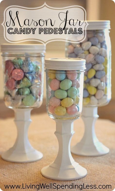 ขวดโหล Mason Jar, Dollar Store Candlesticks, Mason Jar Candy, Diy Mason Jar, Mason Jar Projects, Diy Jar Crafts, Mason Jar Crafts Diy, Jar Diy, Jar Gifts