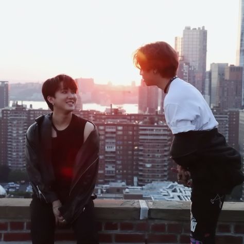 stray kids changbin han Han And Changbin Icons, Changbin And Han, Changbin Icons, Kids Mood, Seo Changbin, Special Kids, Making Film, Best Duos, Homeless Children