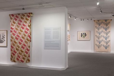 Textile Exhibition Display, Textile Display, Museum Exhibition Design Display, Textile Exhibition, Gallery Exhibit, Museum Exhibition Design, Block Printed Textiles, Museum Fashion, Textile Museum