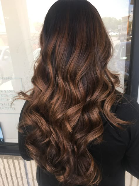 Rich locks! Light Brown Hair Styles, Brown Hair Styles, Balayage Ideas, Brunette Ombre, Rambut Brunette, Honey Brown Hair, Brown Hair Looks, Brown Hair Balayage, Winter Hair Color