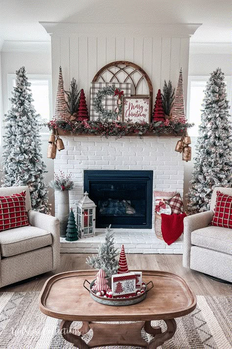 Cozy Christmas Decor, Christmas Fireplace Decor, Farmhouse Christmas Tree, Christmas Living Room, Heart Christmas, Christmas Decor Inspiration, Christmas Mantel Decorations, Christmas Themes Decorations, Christmas Decorations Living Room