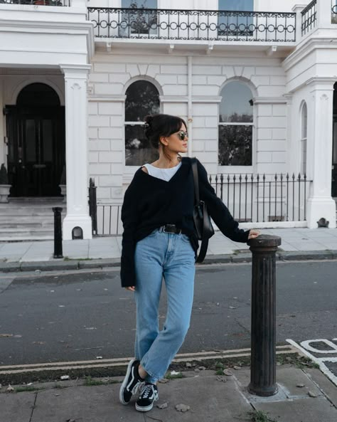 Chloe Miles on Instagram: “October uniform 🖤 Jumper was second-hand from @depop last year, everything else is over three years old fast fashion #OldItemSpotlight” Chloe Miles, Mom Jeans Outfit Winter, Old Outfits, Mom Jeans Outfit, Jumper Outfit, Mum Fashion, Outfit Jeans, Basic Outfits, Mom Outfits