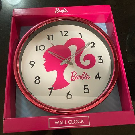 Barbie Wall Clock Barbie Nursery Theme, Barbie Inspired Bedroom, Barbie Bathroom Decor, Barbie Room Ideas Bedrooms, Barbie Airbnb, Barbie Girls Room, Barbie Bedroom Ideas, Barbie Nursery, Barbie Room Decor