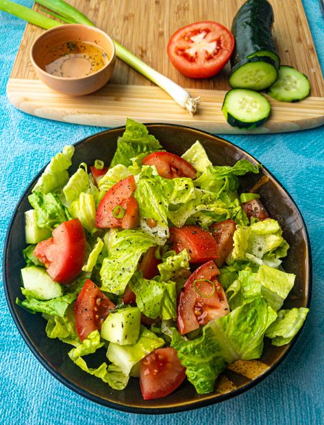 Salad Astethic, Salad Inspo Aesthetic, Beautiful Salads, Vegetable Salad Aesthetic, Salad Buah Photography, Yummy Salad Aesthetic, Lettuce Salad Recipes, Side Salad Recipes, Beautiful Salad