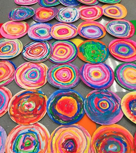 Kindergarten Color Lesson Art, Dot Day Art Projects Preschool, Dot Day Art Lessons, Dot Day Art Projects Kindergarten, The Dot Art Projects Preschool, International Dot Day Art Projects, Dot Day Art Projects Elementary, Kindergarten Painting Projects, Kindergarten Art Classroom