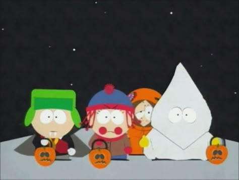 South Park Halloween. Oh poor Stan. Wendy said they'd both be going as...that. She changed her mind and didn't let him know. South Park Season 1, South Park Halloween, South Park Episodes, Halloween Episodes, Kyle South Park, North Garden, Bloc Party, Tweek Y Craig, Park Pictures