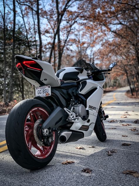 Ducati 959 Panigale, Kawasaki Ninja Bike, Panigale 959, Concept Bike, Ninja Bike, Motorcycle Guy, Bike Photography, Ducati Panigale, Skate Art