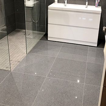 Modern grey stardust sparkly tiles. Quartz Flooring Tile, Sparkly Tiles Bathroom, Sparkly Bathroom, Sparkly Tiles, Glitter Bathroom, Glitter Floor, Grey Marble Bathroom, Bathroom Tile Diy, Quartz Flooring