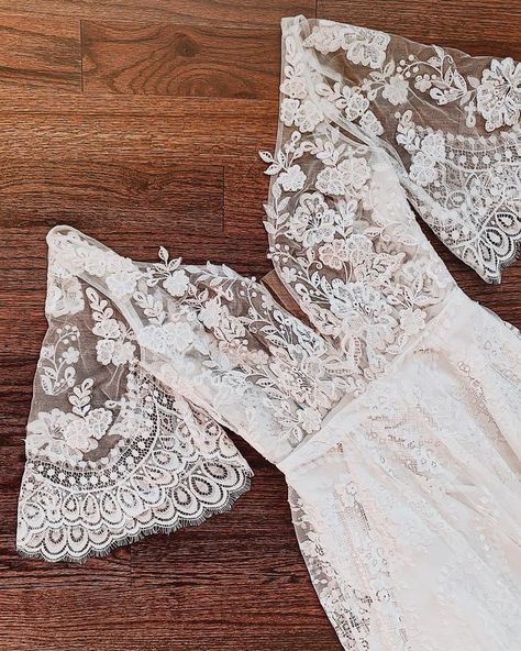 Beach Bridal Gown, Beach Bridal, Bohemian Wedding Dress, Western Wedding, Wedding Goals, Here Comes The Bride, Bohemian Wedding, Boho Wedding Dress, Dream Wedding Dresses