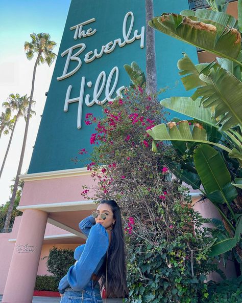 Los Angeles Trip, Beverly Hills Sign, Los Angeles Photoshoot, Los Angeles California Photography, Angeles Aesthetic, Los Angeles Pictures, Disney Poses, California Pictures, Los Angeles Aesthetic