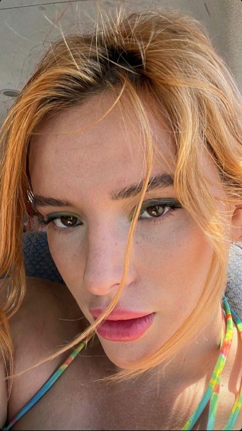 Bella Thorne Instagram, Sydney Sweeney, Bella Thorne, Hair Wrap, Book Lovers, Art Reference, Sydney, Instagram Photos, Instagram Photo