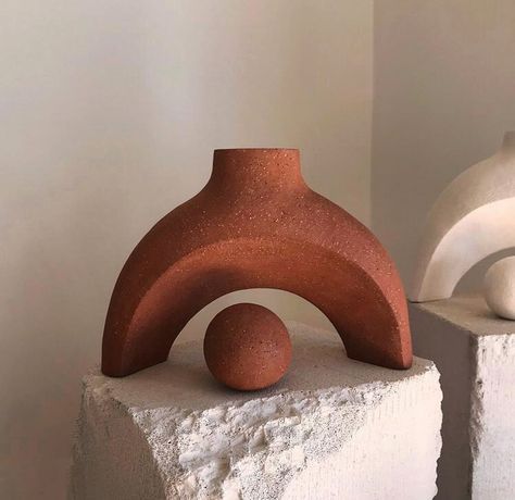 Jan Vogelpoel on Instagram: “Terra Curve delivered to the gorgeous @nikau.store  #terracotta #ceramics #ceramicsculpture #claysculpture #melbourneceramics…” Jan Vogelpoel, Terracotta Ceramics, Moon Beach, Moon Surface, Ceramics Ideas, Ceramics Ideas Pottery, Modern Sculpture, Clay Sculpture, Ceramic Sculpture