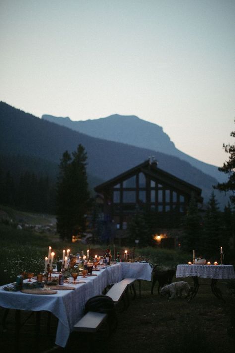 Indoor Mountain Wedding, Dark Mountain Wedding, Sunset Mountain Wedding, Mountain Chic Wedding, Mountain Wedding Reception, Elegant Mountain Wedding, Wedding Tiktok, Candle Lit Reception, Alberta Wedding