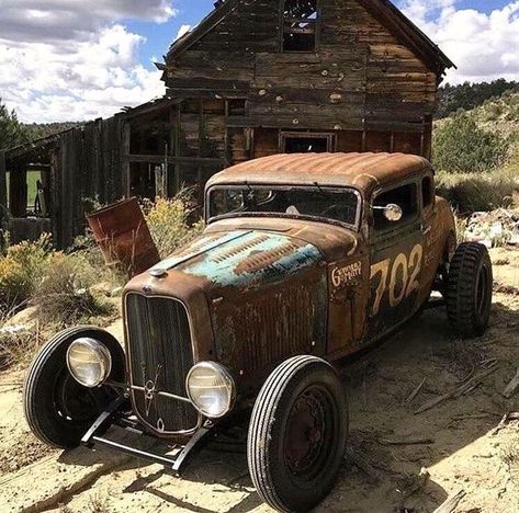 pinterest // prickly pear vintage // 1932 ford hot rod vintage car Hot Rod Autos, Rat Rod Truck, Rat Rod Trucks, Rat Rod Pickup, Kombi Motorhome, Rat Rod Cars, Rat Look, Pompe A Essence, Vintage Hot Rod