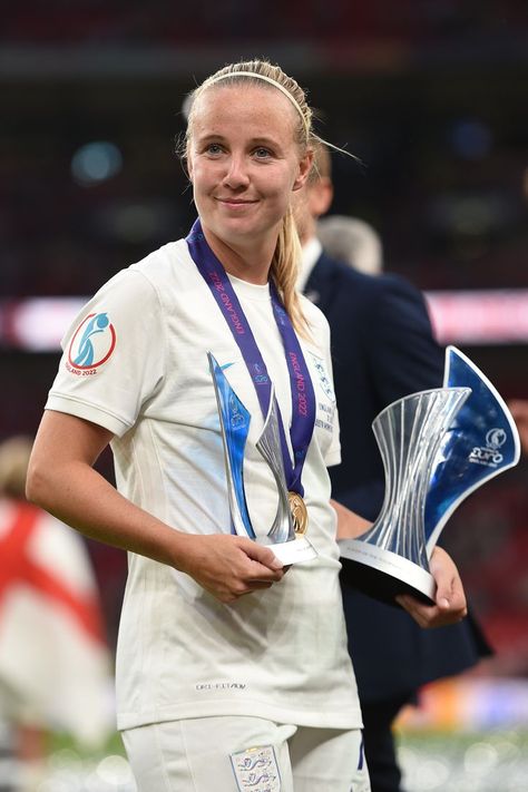 Beth Mead, England Lionesses, England Ladies Football, Arsenal Wallpapers, England National Football Team, Girls Football, England National Team, Arsenal Ladies, England Players