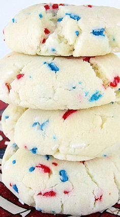 July 4th Sprinkle Cookies ~ They are super easy and fast to make. Patriotic Cookies, White Cookies, July Desserts, Patriotic Desserts, Blue Desserts, Family Bbq, 4th Of July Desserts, Fourth Of July Food, Dessert Party