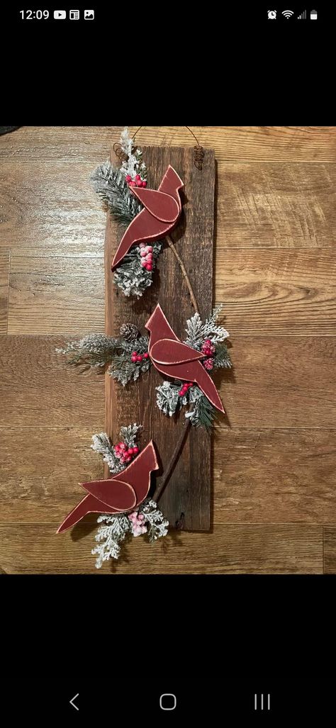 Diy Cardinal Crafts, Xmas Sales, Holiday Wood Crafts, Christmas Shots, Primitive Wood Crafts, Christmas Cutouts, Vintage Christmas Crafts, Woodwork Projects, Wooden Christmas Crafts