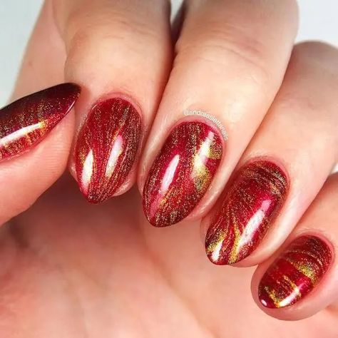 45+ Stunning Red and Gold Nails For A Sophisticated Manicure Red Gold Ombre Nails, Red And Gold Marble Nails, Red And Gold Ombre Nails, Christmas Nails Red And Gold, Red And Gold Nail Designs, Red Gold Nails, Nails Engagement, Gold Gel Nails, Sophisticated Manicure