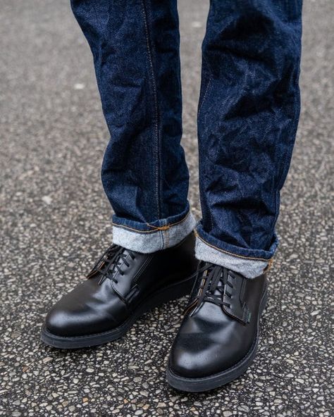 Red Wing Postman, The Postman, Black Cushion, Gitman Vintage, Denim Jacket With Dress, Wing Shoes, Red Wing Shoes, Black Cushions, Red Wing