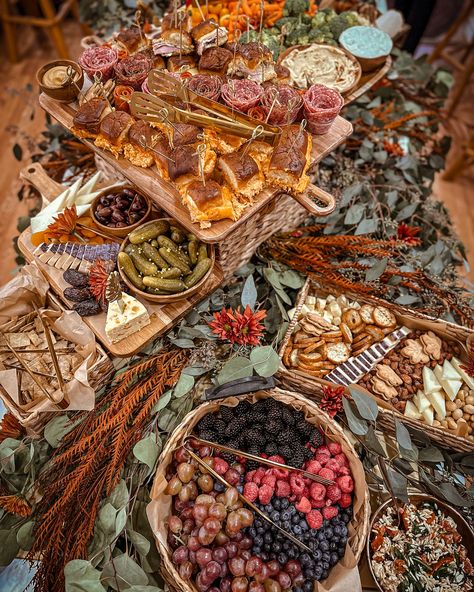 Fall bridal shower graze 🧡🤎 #grazingtable #fall #bridalshower #charcuterie #charcuterieboard Fall Graze Board, Fall Charcuterie Table, Large Charcuterie Table, Charcuterie Grazing Table, Wedding Grazing Table Ideas, Fall Bridal Shower, Grazing Tables, Charcuterie Board, Fall Wedding