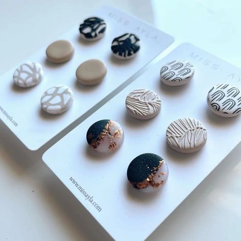 Handmade Jewelry Display, Polymer Clay Studs, Terracotta Jewellery Designs, Polymer Clay Embroidery, Clay Studs, Polymer Clay Flower Jewelry, Diy Earrings Polymer Clay, Handmade Clay Jewelry, Terracotta Jewellery