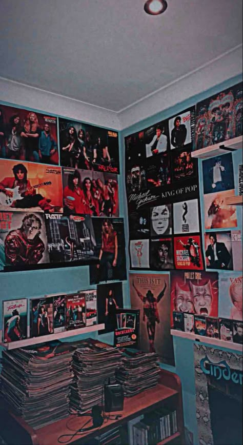 80s Rock Room Ideas, 80s Metal Room, 1980 Room, 1980s Bedroom Aesthetic, 80s Style Room, Rock And Roll Bedroom, 80s Inspired Room, 1980s Room, 80s Aesthetic Bedroom