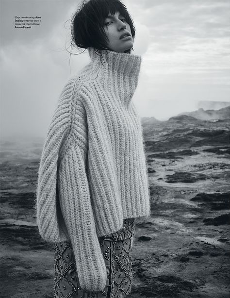 Vogue Ukraine, Knitwear Inspiration, Chunky Knit Jumper, 사진 촬영 포즈, Model Looks, Looks Street Style, Knitwear Fashion, Long Sleeve Pullover Sweater, Womens Turtleneck