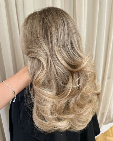 Hair Blonde Blowout, Blonde Blowout, Dyson Airwrap, Hair Blonde, Blonde Hair, Make Up, Blonde, Hair, Beauty