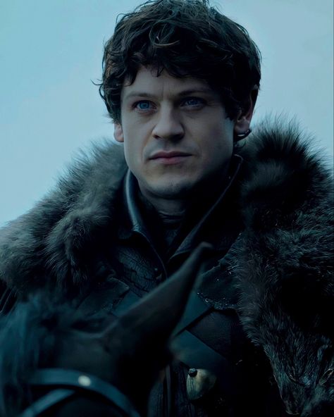 Game Of Thrones Ramsay, Ramsey Bolton, Iwan Rheon, Ramsay Bolton, Got Characters, The Slap, Smash Or Pass, Fire Book, Greatest Villains