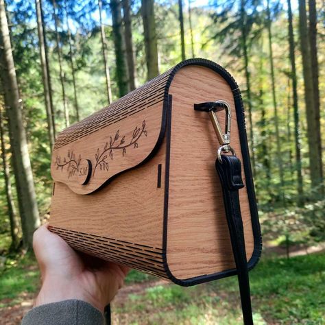 Wooden Clutch L Wooden Bagpursehandbag L Laser Cut Bag L - Etsy Switzerland Laser Cut Handbag, Laser Cut Furniture, Resin Bag, Wooden Clutch, Cnc Machine Projects, Wooden Purse, Simple Wood Carving, Laser Engraved Leather, Wooden Bag