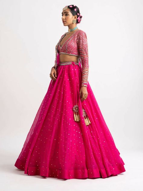 Reception Lehanga, Pink Lengha, Lehenga Blouse Design, Vani Vats, Bridesmaids Outfits, Mirror Border, Lehenga Dupatta, Organza Lehenga, Rani Pink