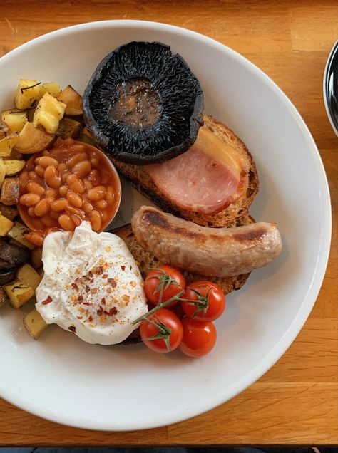 British Breakfast Aesthetic, Full English Breakfast Aesthetic, English Breakfast Aesthetic, Uk Breakfast, Aesthetic English, British Breakfast, London Brighton, Breakfast Aesthetic, Full English Breakfast