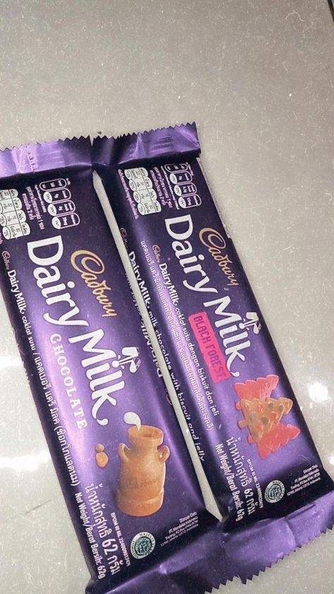 manis nya kek janji mantan sksksk Pap Coklat Dairy Milk, Coklat Dairy Milk, Coklat Cadbury, Foto Pin, Dairy Milk, Food Cravings, Chocolate Milk, Dream Life, Dairy