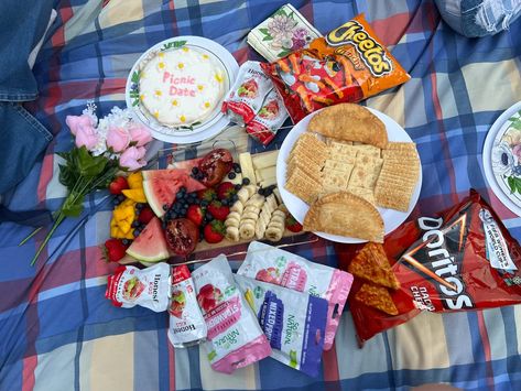 Had a picnic at Central Park, just the type of aesthetic I like. :) Bday Picnic, Cheetos Crunchy, Summer Moodboard, Half Birthday, Picnic Date, Of Aesthetic, A Picnic, Central Park, Birthday