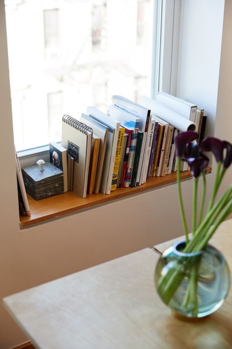 Window Sill Bookshelf, Office Windowsill Decor, Books In Window Sill, Books On Windowsill, Books Windowsill, Windowsill Books, Windowsill Decor, Wooden Patio Furniture, Winter Entertaining