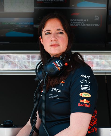 Hannah Schmitz, F1 Engineer, Porsche F1, Engineer Girl, Dream Studies, Women Drivers, Woman Engineer, Red Bull F1, Paddock Girls