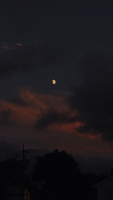 #aesthetic #wallpaper #sky #sunset Sunset Dark Aesthetic, Dark Sunset Aesthetic, Gloomy Sunset, Aesthetic Wallpaper Sky, Dusk Aesthetic, Salems Lot, Ninjago Oc, Dusk Wallpaper, Dusk Photography