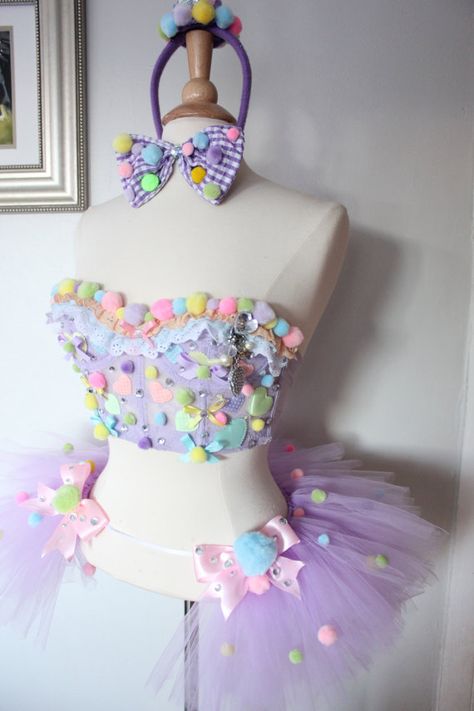 Diy Outfits, Candy Costumes, Rave Babe, Edc Outfits, Rave Costumes, Rave Fashion, Edm Festival, Candy Girl, Rave Festival