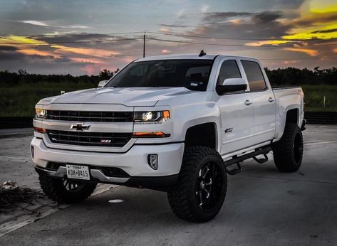 White Chevy Trucks, White Chevy Truck, White Chevy Silverado, Jacked Up Chevy Trucks, Gmc Trucks Lifted, Black Chevy Silverado, White Trucks, Truck Chevy, Jacked Up Chevy