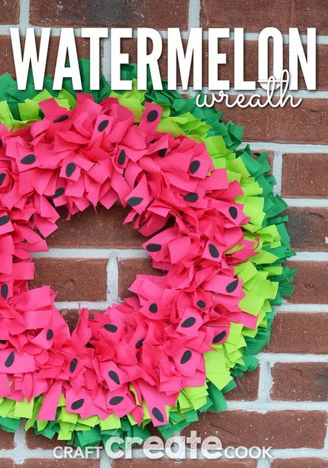 Remodel Garage, Couronne Diy, Watermelon Wreath, Watermelon Crafts, Interior Livingroom, Easy Wreaths, Watermelon Party, Watermelon Birthday, Fabric Wreath