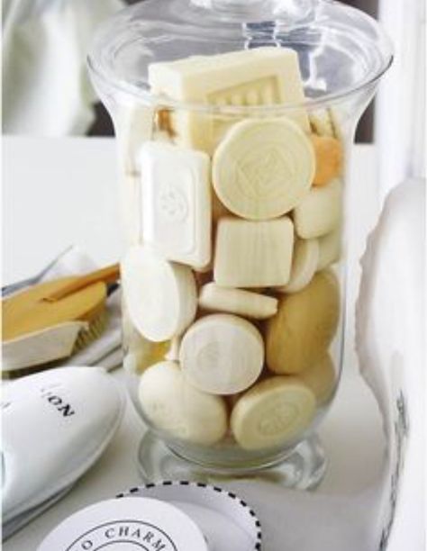 Diy Bathroom Storage Ideas, Bathroom Grey, Hotel Soap, Săpunuri Handmade, Diy Bathroom Storage, Design Hotel, Guest Bath, Apothecary Jars, Guest Bathroom