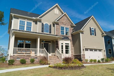 Normal House Exterior, Large Suburban House, Middle Class Suburban House, American Suburban House Floor Plan, Basic Suburban House, Texas Suburban Home, House Reference, Foto Editorial, Object Reference