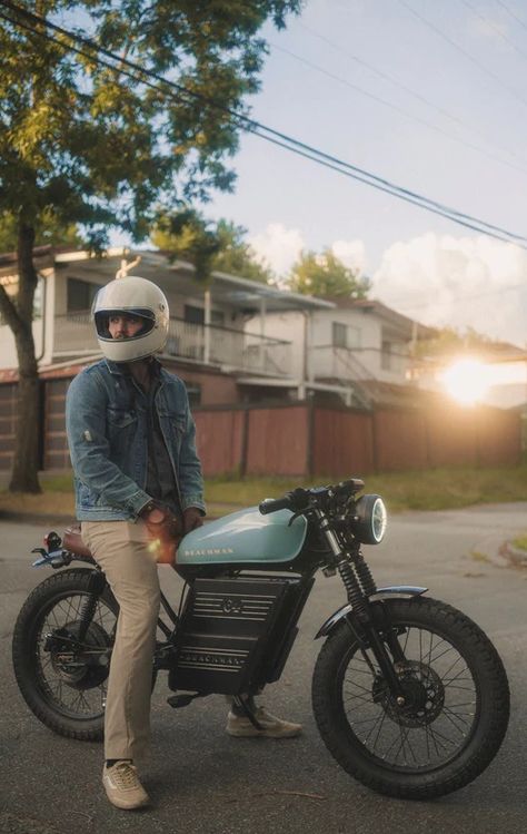 The Beachman 64 Electric Cafe Racer Has 90km of Range Electric Cafe Racer, Blundstone 585, 50cc Moped, Custom Bikes Cafe Racers, Vintage Cafe Racer, Retro Cafe, Best Bike, Cafe Racer Bikes, Vintage Cafe