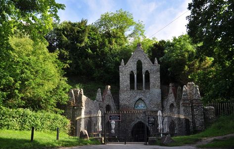 Hell Fire Caves, High Wycombe, Buckinghamshire, England Hellfire Caves, Hell Fire, High Wycombe, Cool Places, Maybe Someday, Love Travel, Haunted Places, Who Cares, World Domination