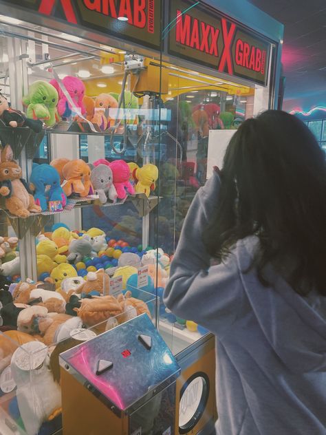 Video Game Girlies, Game Zone Aesthetic, Arcade Pics, Chaotic Aesthetic, Game Zone, Pics Inspo, Insta Ideas, Kim Seungmin, Insta Feed